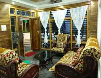Sảnh chờ 2 Thodupuzha 4-bhk Luxury Home awy From Home