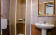 In-room Bathroom 7 Lefkippos Mansion near Alexandroupolis
