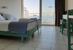 Others 3 Ostria beachfront studio with seaview