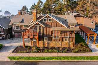 Exterior 4 Lodges at Cannon Beach C2