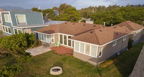 Exterior 2 Ocean's Edge