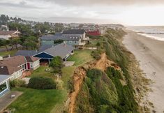 Nearby View and Attractions 2 Ocean's Edge