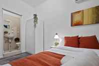 Bedroom Discover Potts Point Budget Accommodation