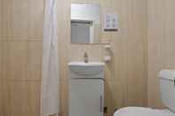 In-room Bathroom Discover Potts Point Budget Accommodation