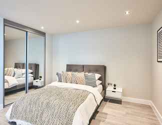 Bedroom 2 Seven Living Residences Bracknell - Luxurious Chic Apartments - Free Parking