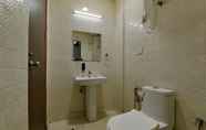 In-room Bathroom 5 Hotel Silver Saffron