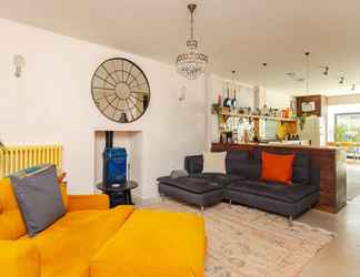 Lobby 2 Stunning 2 Bedroom House in Peaceful London Fields