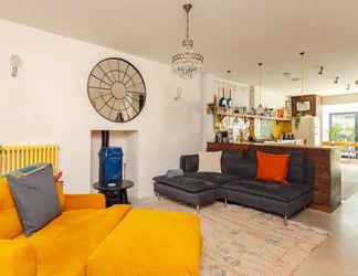 Lobby 2 Stunning 2 Bedroom House in Peaceful London Fields