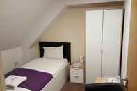 Bedroom Heathrow Travellers Hub