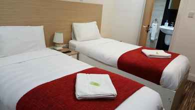 Bedroom 4 Heathrow Travellers Hub