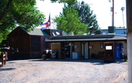 Khác 3 Cedar Creek Lodging & RV Park