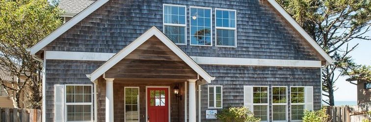 外部的 Sheltering Pines