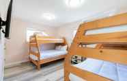 Kamar Tidur 6 The Neptune Grand