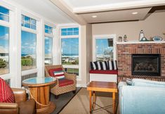 Common Space 2 The Tides Inn