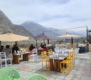 Restoran 4 Indus Lodges Gilgit