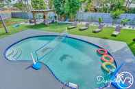 Kolam Renang 8BR Family Resort with Pool & Playground
