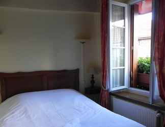 Bedroom 2 Logis Le Relais Champenois