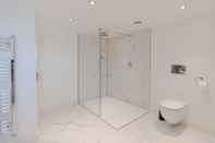 In-room Bathroom Your Apartment Redcliffe Parade No9 I Maisonette