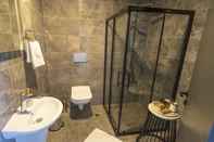 In-room Bathroom Ortel Inn