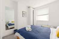 Bedroom Bright two Bedroom Flat in Fashionable Fulham by Underthedoormat