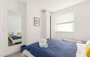 Bedroom 3 Bright two Bedroom Flat in Fashionable Fulham by Underthedoormat