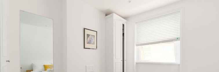 Bedroom Bright two Bedroom Flat in Fashionable Fulham by Underthedoormat