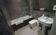 Phòng tắm bên trong 4 Staycay Modern 2-bed Apartment in Sheffield City Centre