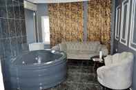 In-room Bathroom Vip Suit