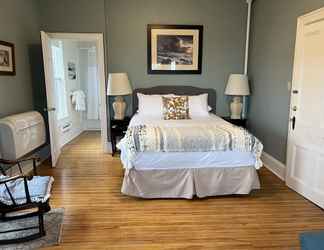 Kamar Tidur 2 McLean House Bed & Breakfast