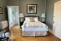 Bedroom McLean House Bed & Breakfast