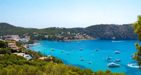 Others 2 Unic, Turisme D'interior.