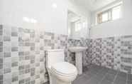 In-room Bathroom 5 Tongyoung Sandeulhae Healling Pension