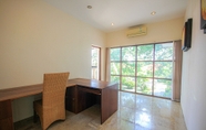 Kamar Tidur 5 5 BR Pool Villa Close to Beach  CV5