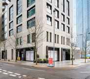 Exterior 7 Stunning two Bedroom Docklands Apartment With Balcony