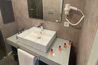 In-room Bathroom Fontana Verde