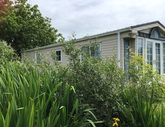 Exterior 2 Beautiful 2-bed Holiday Home nr Kynance Cove