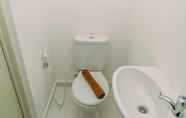 Toilet Kamar 4 Comfy Studio Apartment At Aeropolis Residence