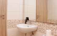 Toilet Kamar 6 Nice And Cozy 1Br At Tamansari Iswara Apartment