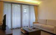 Ruang untuk Umum 5 Elegant And Spacious 2Br At Apartment Simprug Park Residences