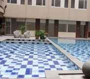 Swimming Pool 7 Cozy Studio Apartment At Emerald Towers