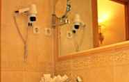 In-room Bathroom 3 Hotel Equo Aranjuez