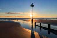 Swimming Pool Lovely 6-bed House on Borth sea Shore