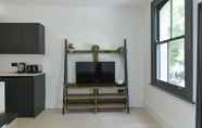 Bilik Tidur 2 Contemporary 2 Bedroom Apartment on Columbia Road