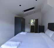 ห้องนอน 3 Contemporary 2 Bedroom Apartment on Columbia Road