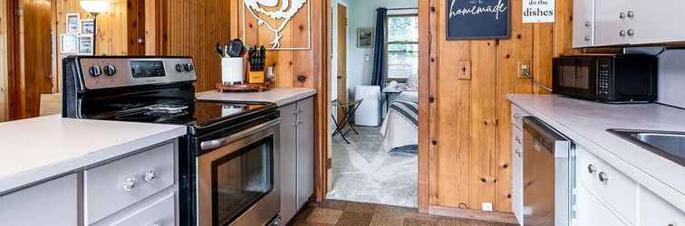 Lobby Cottage on Big Pine Island Lake