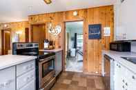 Lobby Cottage on Big Pine Island Lake