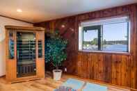 Bedroom Stone Ledge Lake Getaway