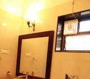 In-room Bathroom 6 KANER BAGH A HERITAGE BOUTIQUE HOTEL