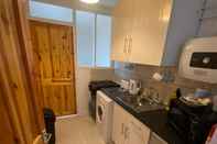 Bedroom Stunning 1 bed Flat in Newport-f3