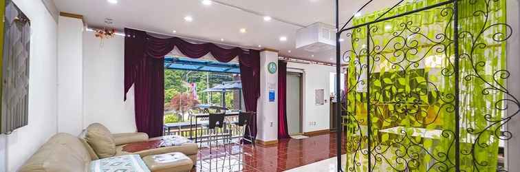 Sảnh chờ Gapyeong Hillhouse Pension